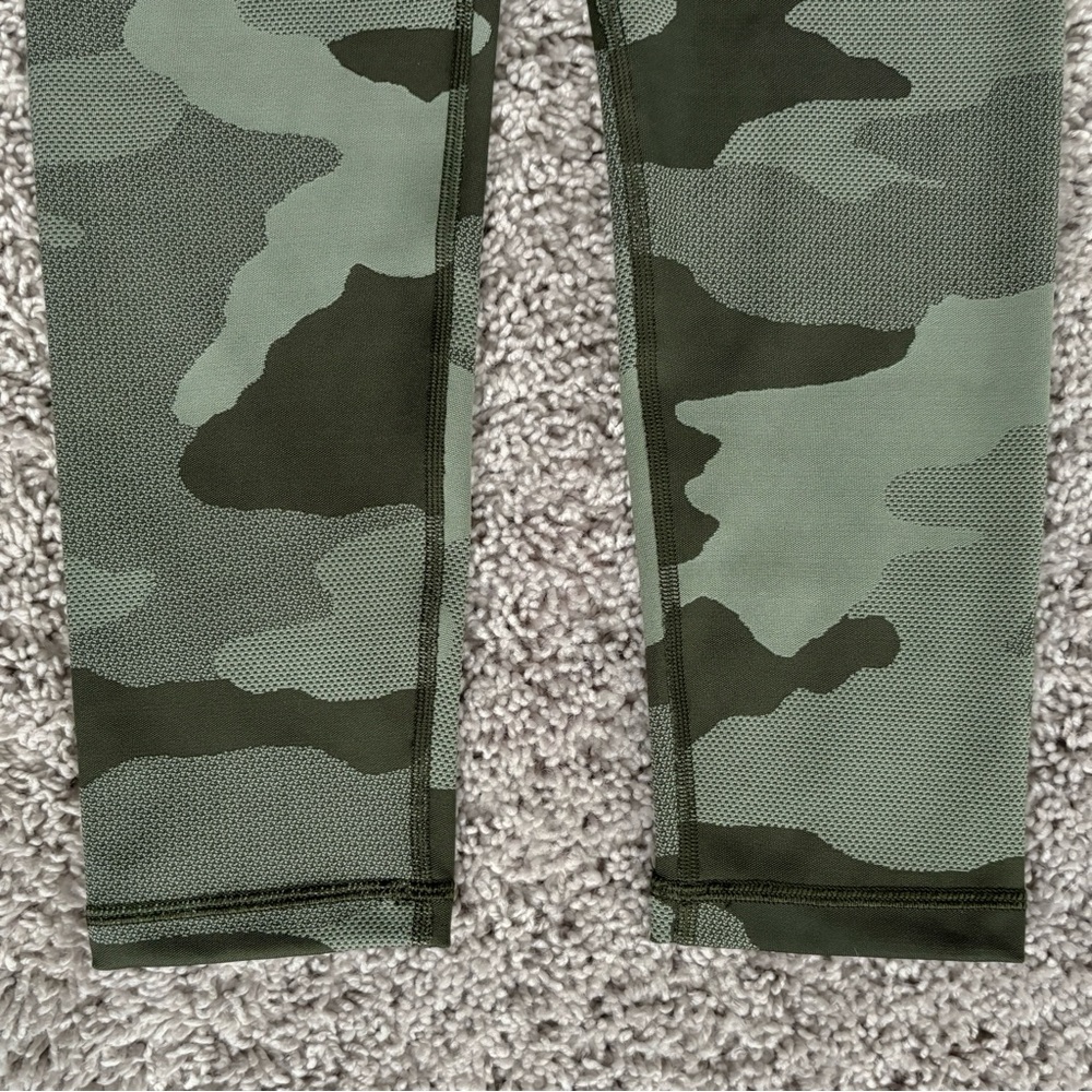 OFFLINE by Aerie Camo High Waisted Legging Olive Fun Green Camo - Picture 7 of 11